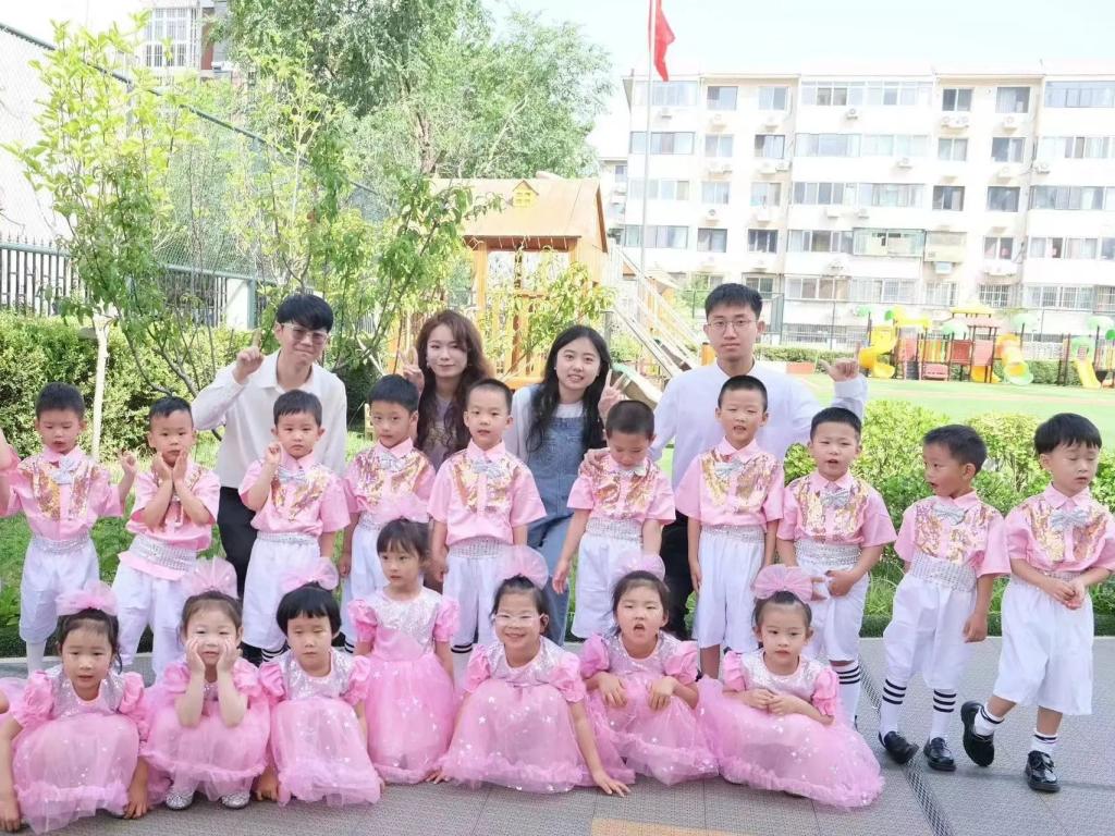 【我和我求学的城市】天津音乐学院学生走进河东区华馨幼儿园欢度六一
