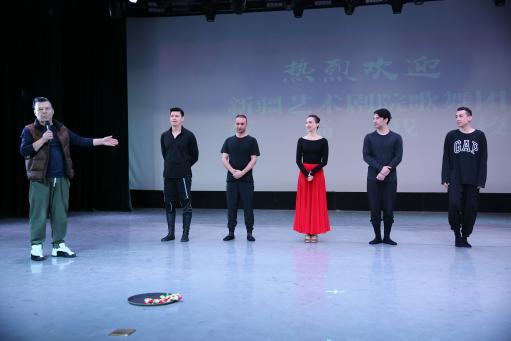 说明: CO6A9474