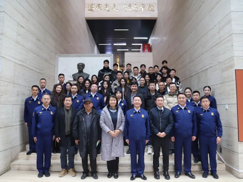 大型原创话剧《烈火英雄》召开剧本研讨会 多方协同打磨消防题材文艺精品