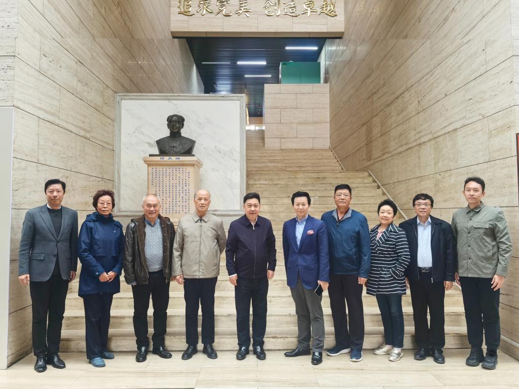 情暖金秋 共话重阳 学校召开2025年重阳节座谈会