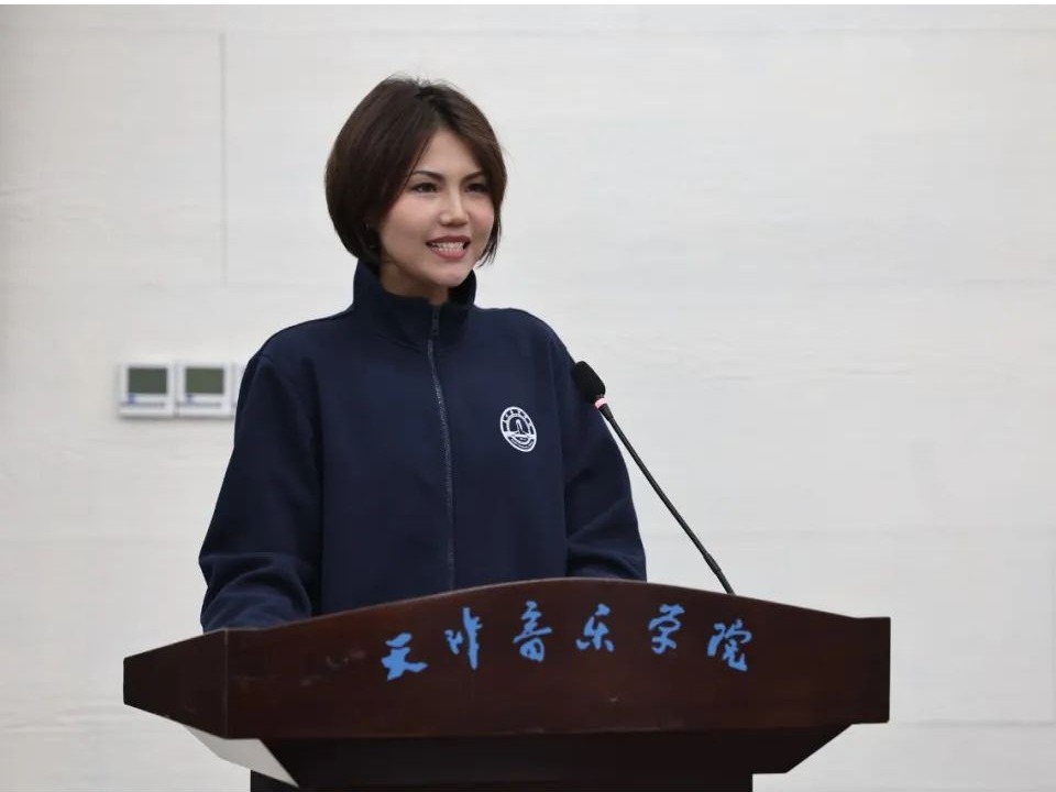 筑梦“疆”来 | 千里援疆担使命 接力前行守初心——2025年援疆支教团临时党支部书记、带队教师赵晓诗