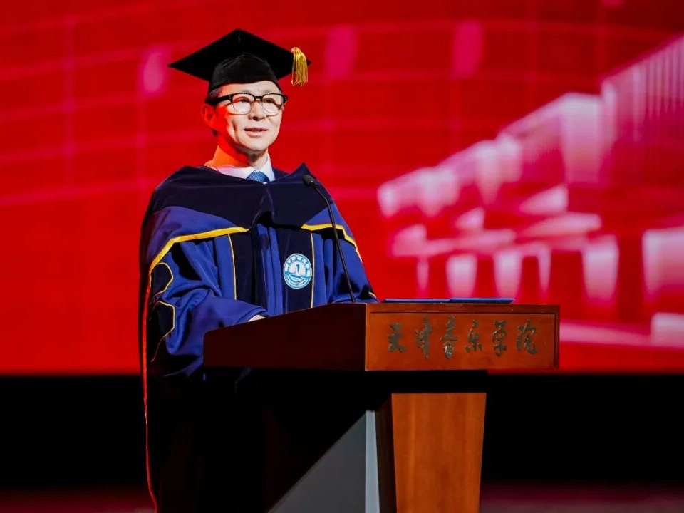 王宏伟寄语2026届毕业生：持华夏弦歌 与世界共情