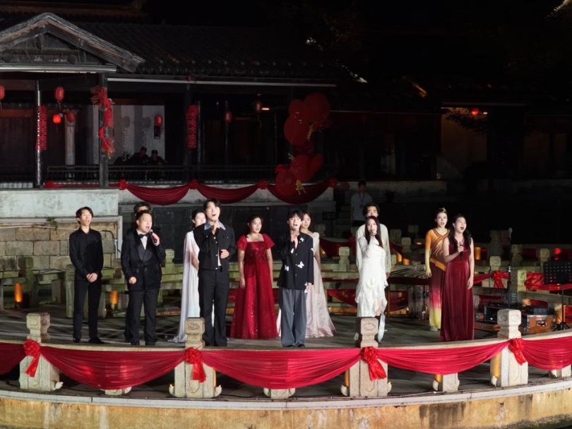 青春向党 歌声飞扬 | 天津音乐学院“红色文艺轻骑兵” 唱响无锡荡口古镇