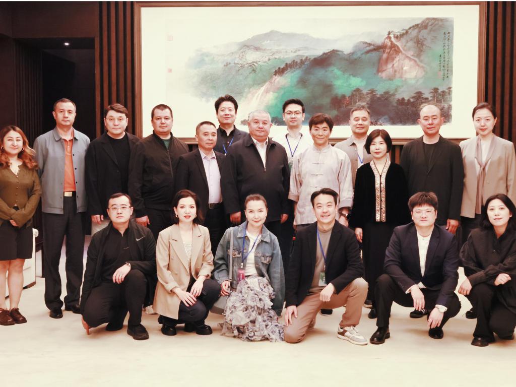 一场双向奔赴的“文艺牵手”——天津音乐学院与新疆艺术剧院缔结深度战略合作