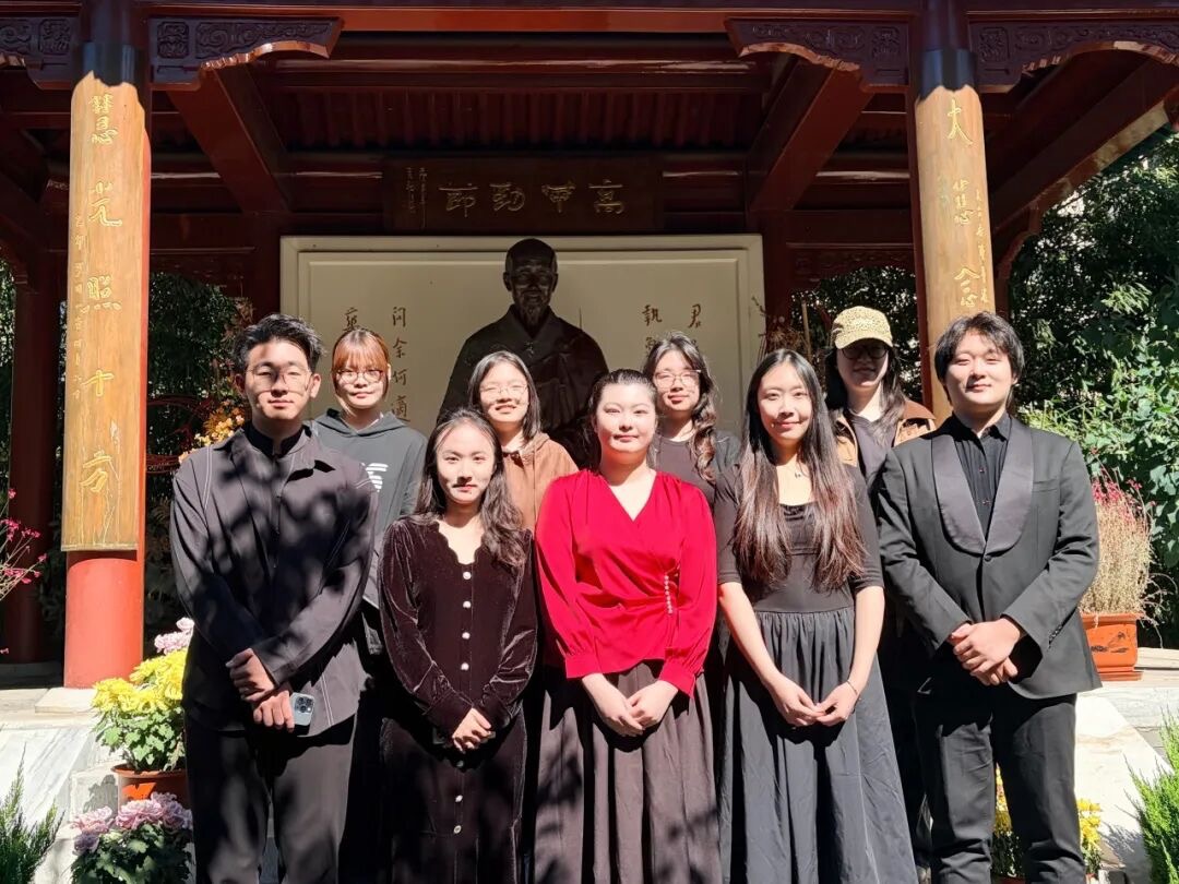 故里传清歌 美育润人心 | 音乐教育与艺术管理学院学子走进李叔同故居举办音乐展演
