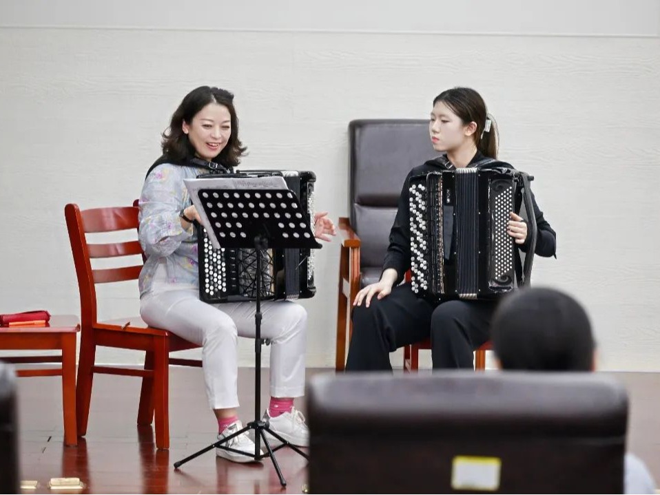 探索音乐多元，琴韵共筑华章——2025第六届中国·天津国际手风琴艺术节暨第九届“鹦鹉杯”全国手风琴展演纪实