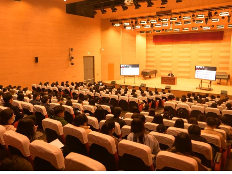 站在新起点，奔赴新征程，奋楫再出发！党委书记王欢讲授“开学第一课”
