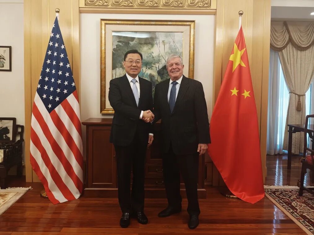 谢锋大使会见茱莉亚学院荣誉院长波利希