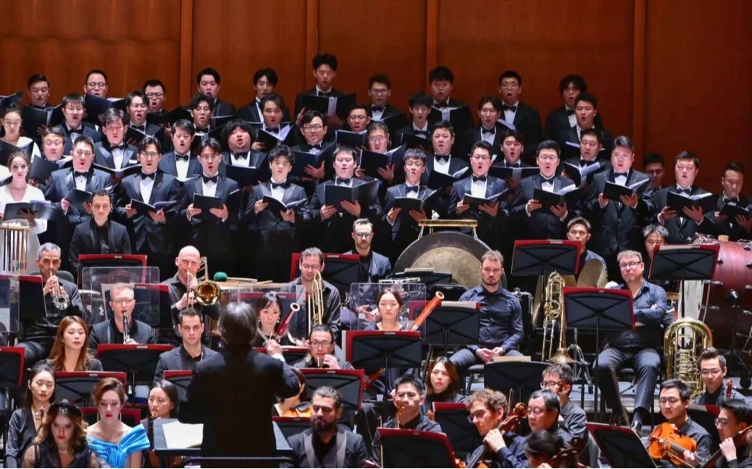 携手名家，唱响经典丨天津音乐学院青年合唱团登台唱响《乡村骑士》