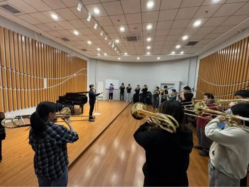 管弦系乐坊精品课——刘洋教授长号大师课在我校举办