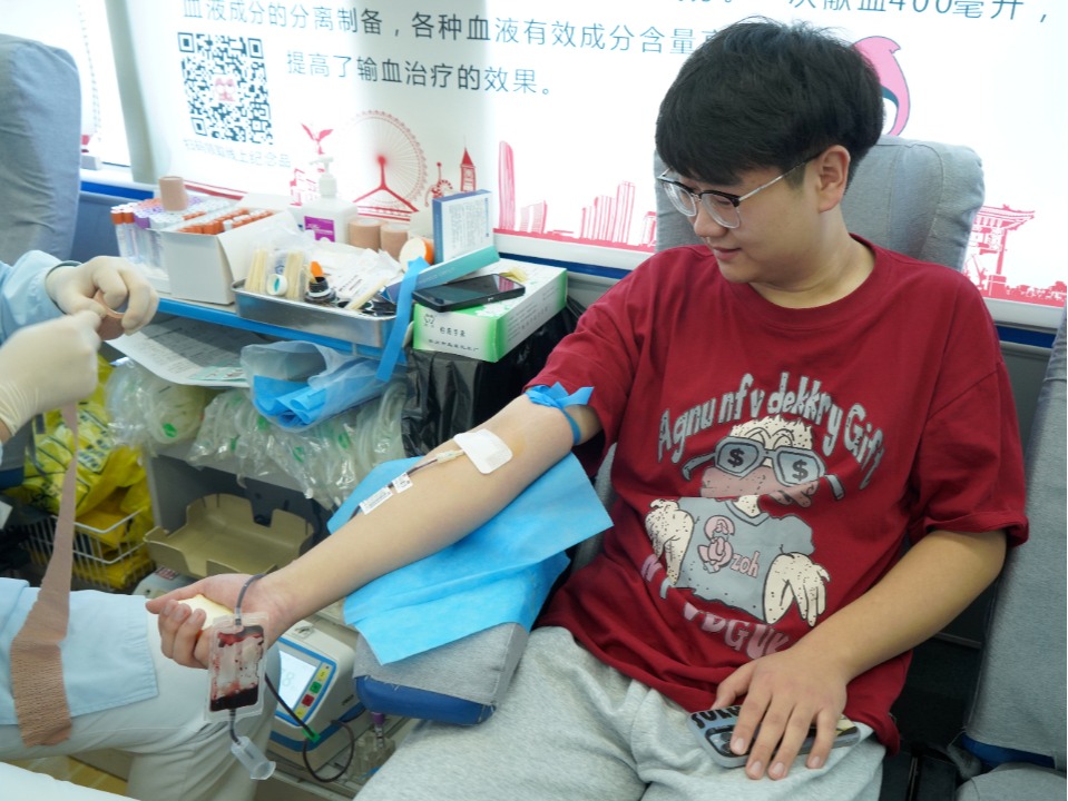 我校2023年度大学生无偿献血工作顺利完成