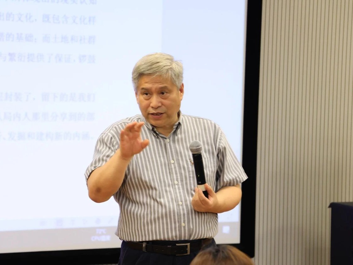 张伯瑜教授《田野材料的学术解读方法》学术讲座在我校成功举办