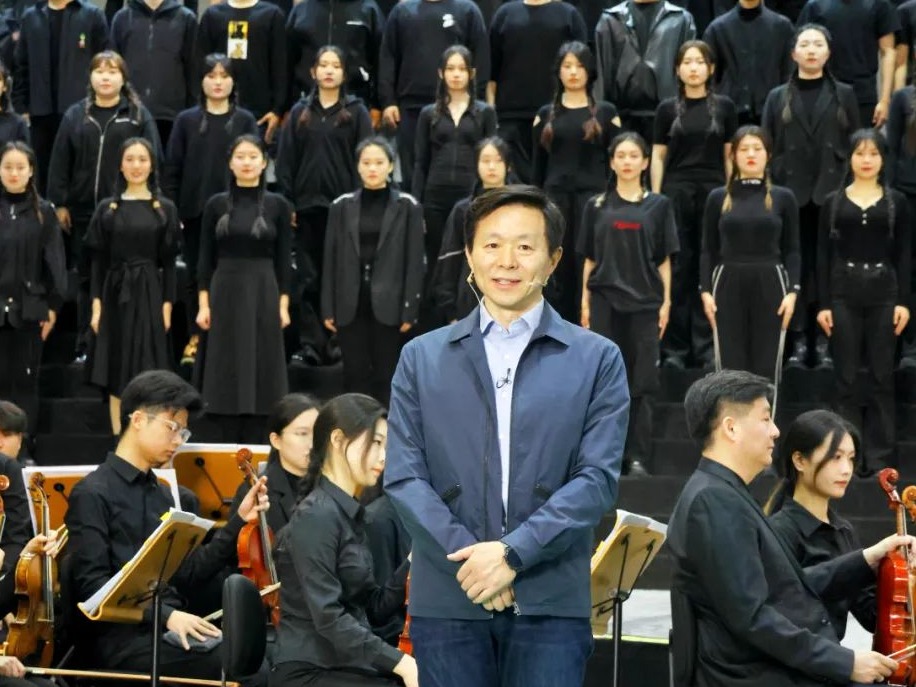 王宏伟专家课“从民族歌剧《 同心结》谈歌剧人物塑造中的唱腔与表演”成功举办